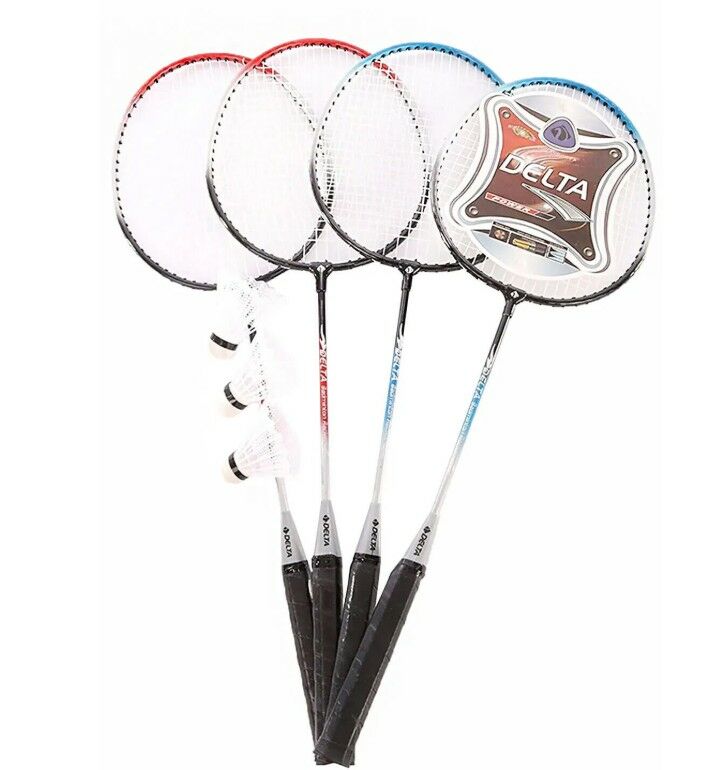 Delta 4 Adet Badminton Raketi İle 3 Adet Badminton Topu Ve Deluxe Badminton Çantası Dörtlü Grup Seti