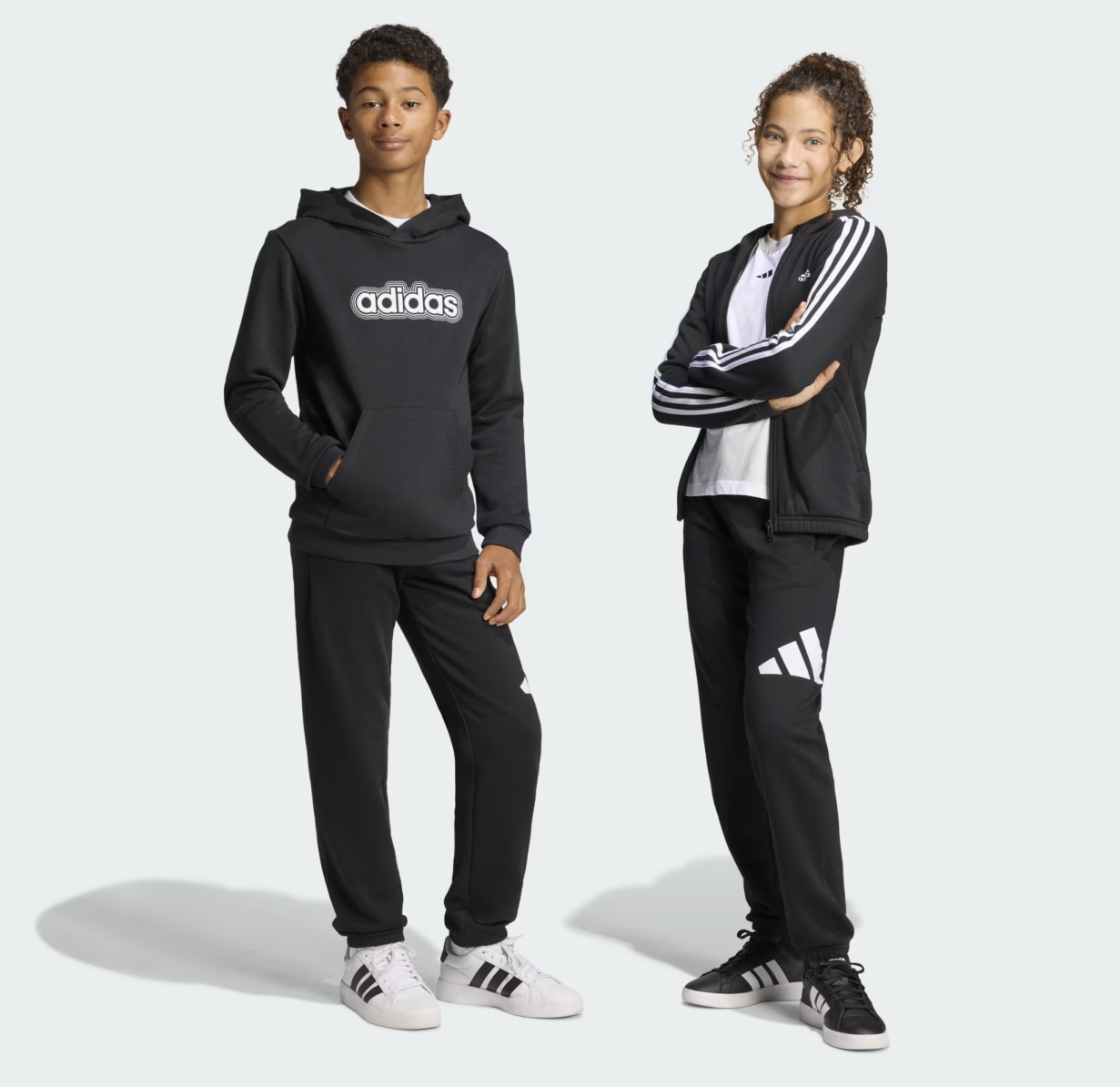 adidas Düz Paça Siyah - Beyaz Erkek Çocuk Eşofman Altı JD2090-
