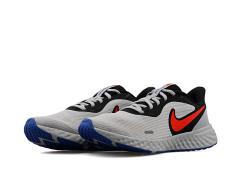 Nike Revolution 5 Erkek Siyah Koşu Ayakkabısı BQ3204-011