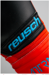Reusch Attrakt Freegel Silver Gümüş-Kırmızı Kaleci Eldiven 5370235-3333