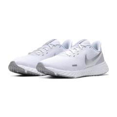 Nike Revolution 5 Kadın Beyaz Koşu Ayakkabısı BQ3207-100